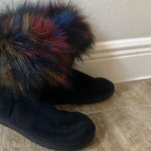 Chic Black Boots with Multicolor Faux Fur Trim